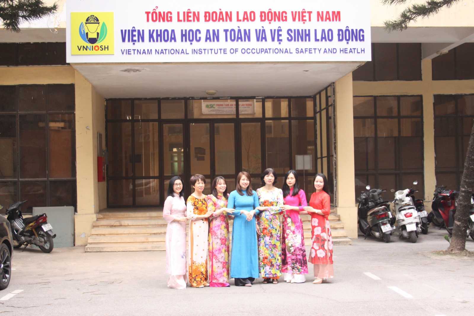 Trung tâm An toàn lao đông hưởng ứng tuần lễ Áo dào năm 2024