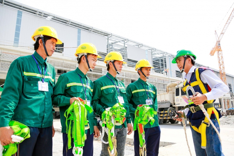 TP. Hồ Chí Minh: Chú trọng các giải pháp bảo đảm an toàn cho NLĐ