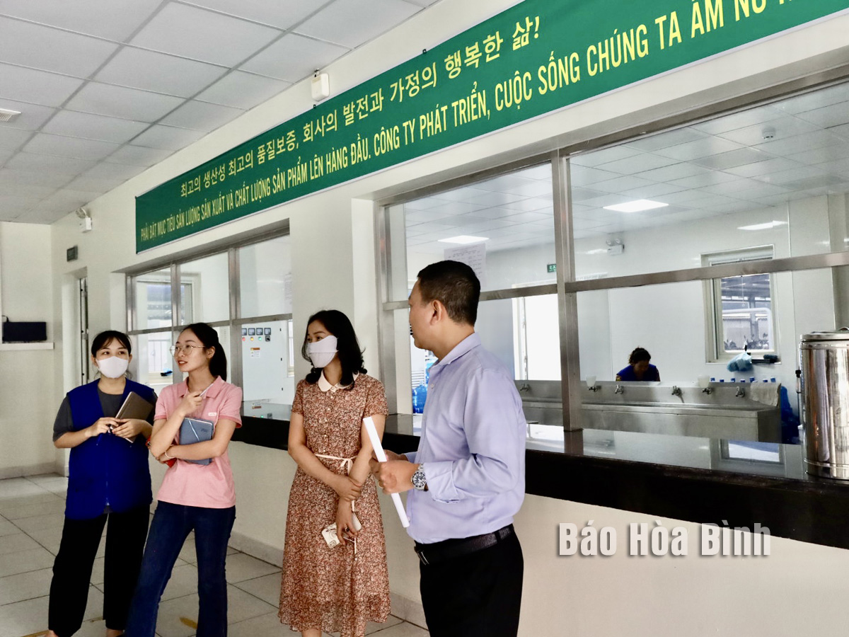http://baohoabinh.com.vn/Includes/NewsImg/9_2023/182325_1-IMG-5520.jpg