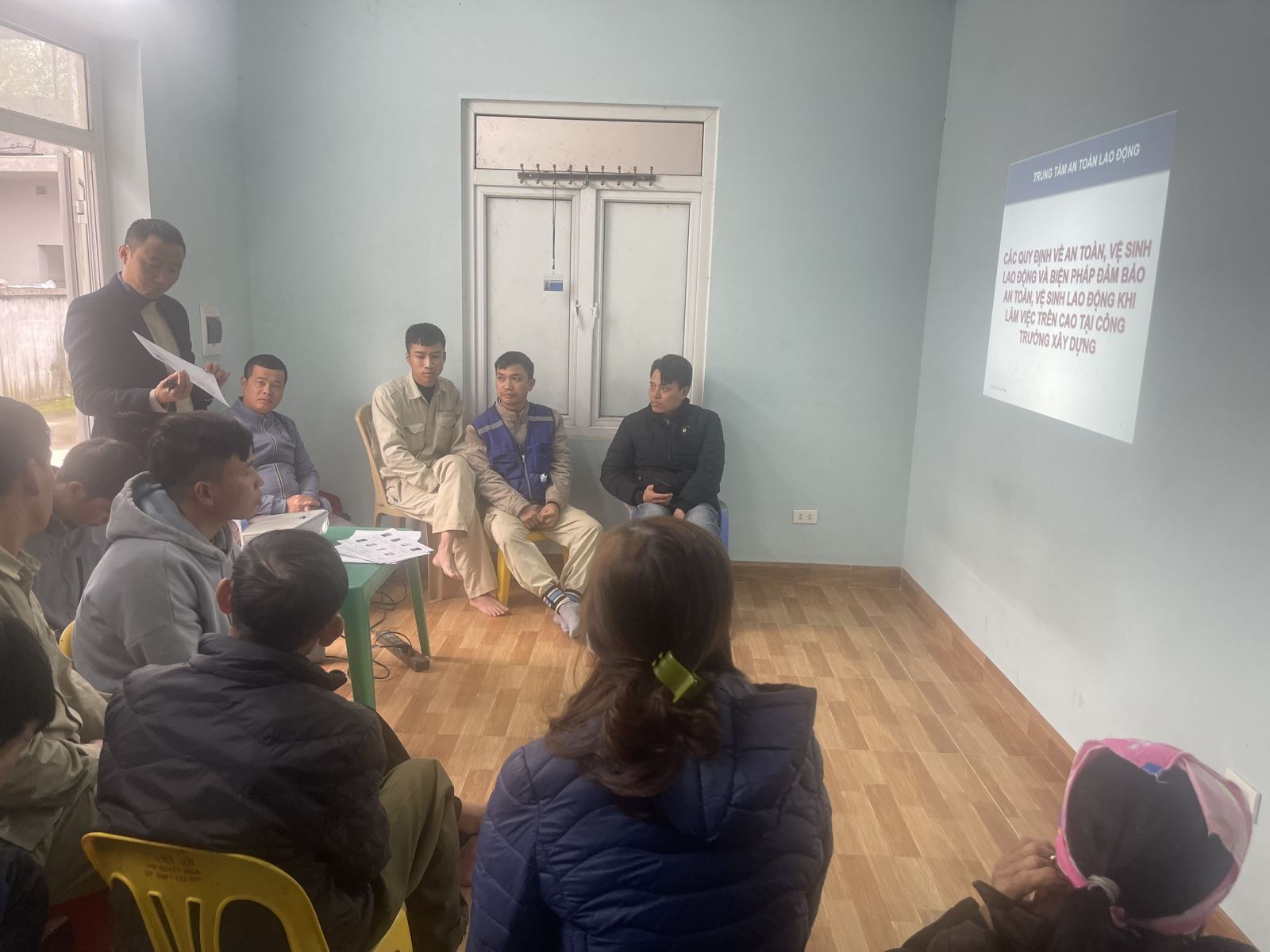 Huấn luyện ATVSLĐ Cty Hoàng Dương