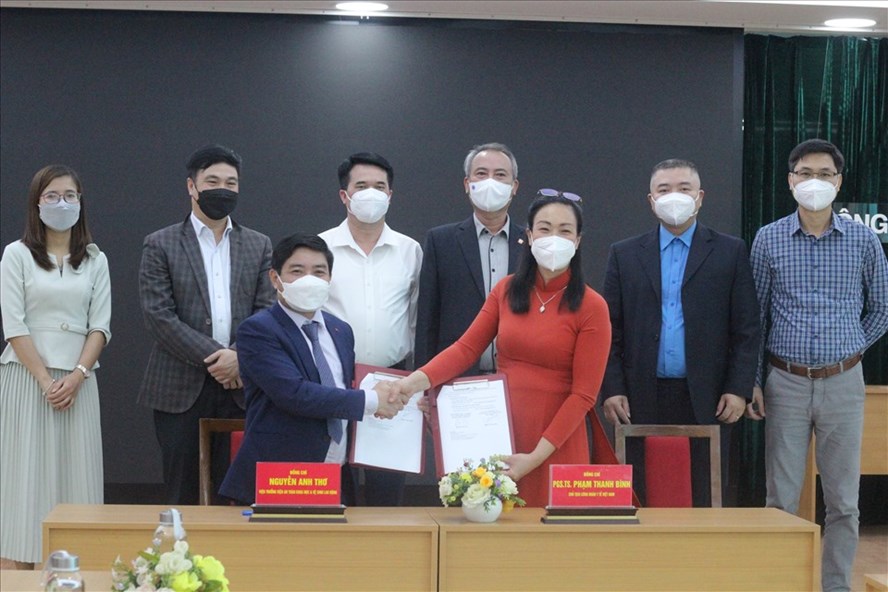 Ký kết CTPH hoạt động cho đoàn viên Công đoàn ngành Y