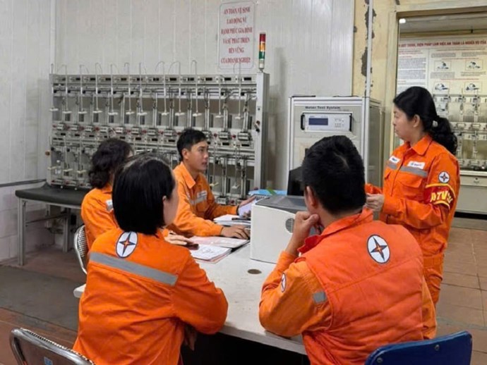 Công đoàn Điện lực: Vai trò của nữ công nhân trong đảm bảo ATLĐ
