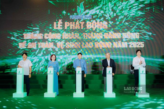 CĐ Dầu khí: Phát động Tháng Công nhân, Tháng Hành động về ATVSLĐ