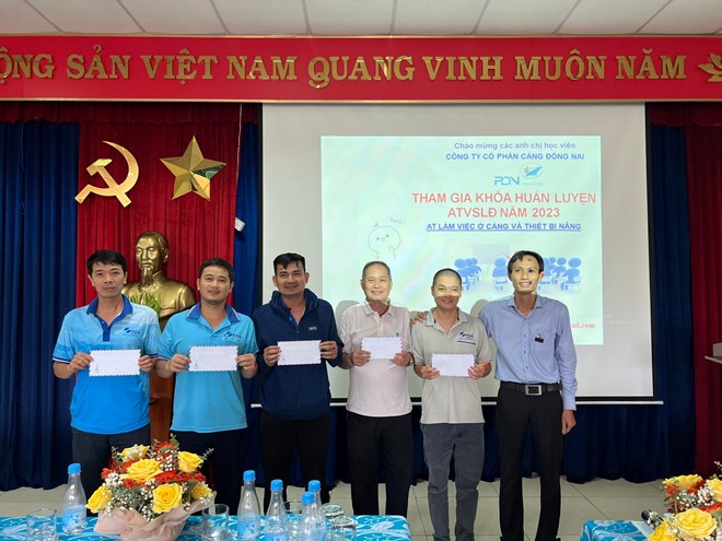 http://vnniosh.vn/Portals/0/VT_Articles/2014/4-Cong-Ty-Co-Phan-Ca.jpg